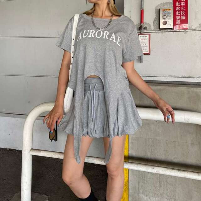 ロゴTシャツ・バルーンスカートセットアップ