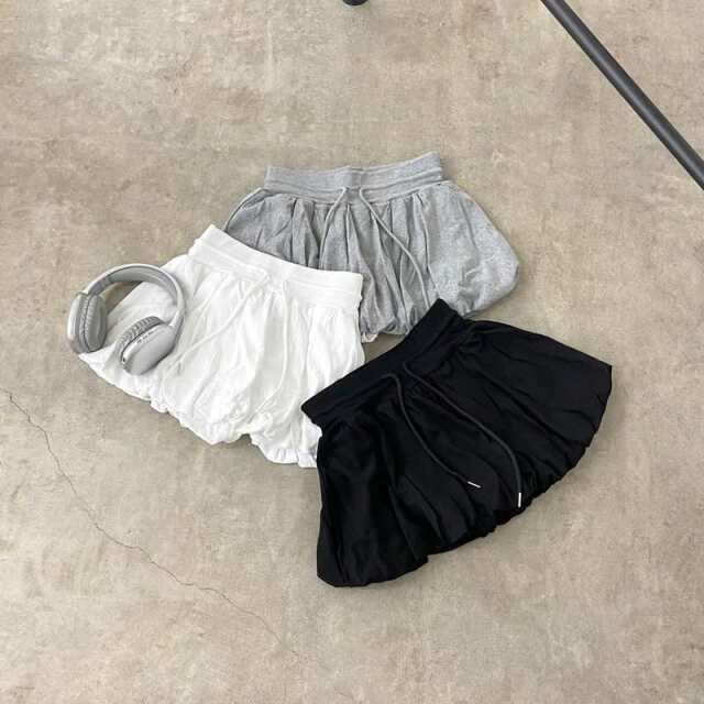 ロゴTシャツ・バルーンスカートセットアップ
