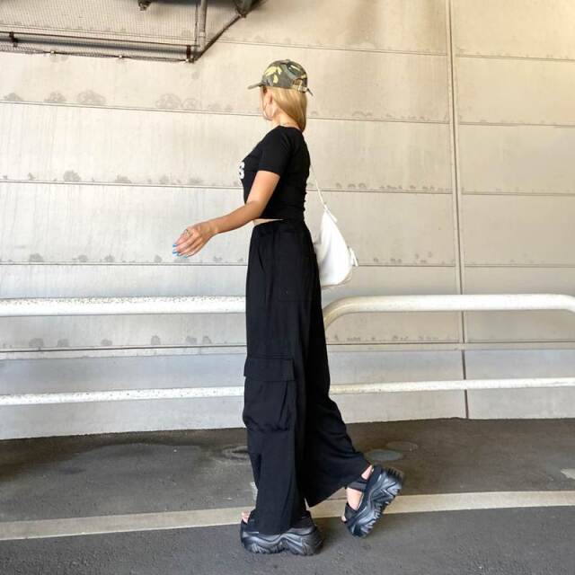 ロゴTシャツ・カーゴパンツセットアップ