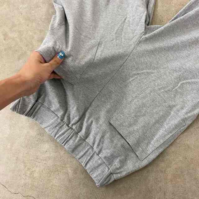 ロゴTシャツ・カーゴパンツセットアップ