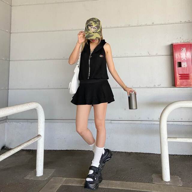 シルバープレートノースリーブフードワンピース