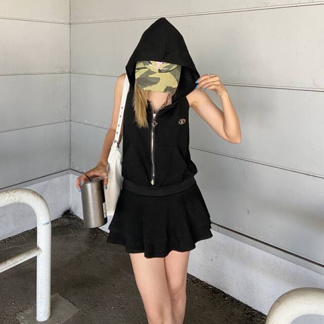 シルバープレートノースリーブフードワンピース