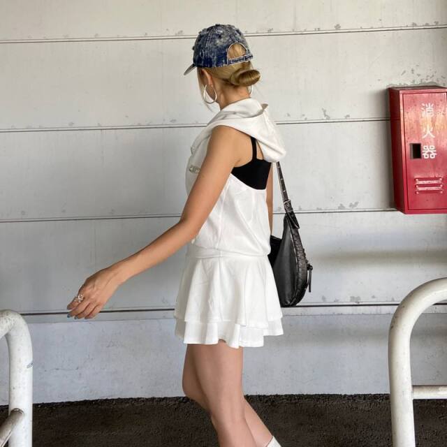 シルバープレートノースリーブフードワンピース