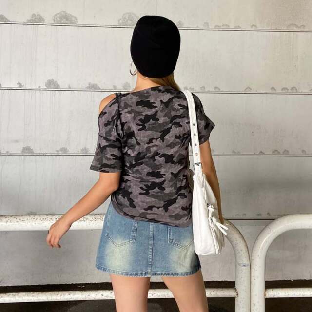 リベットワンショルダートップス