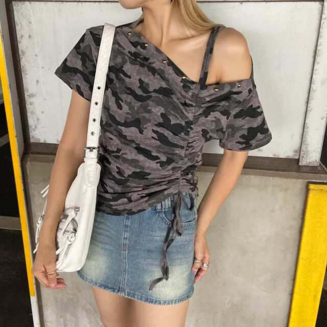 リベットワンショルダートップス