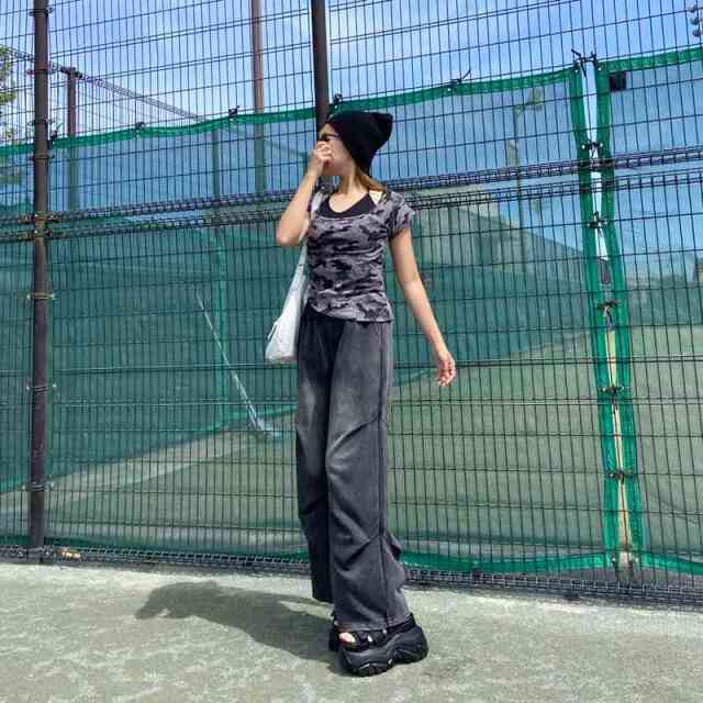 迷彩アンサンブル風プレートロゴトップス