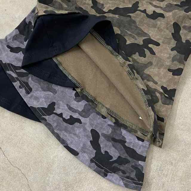 迷彩アンサンブル風プレートロゴトップス