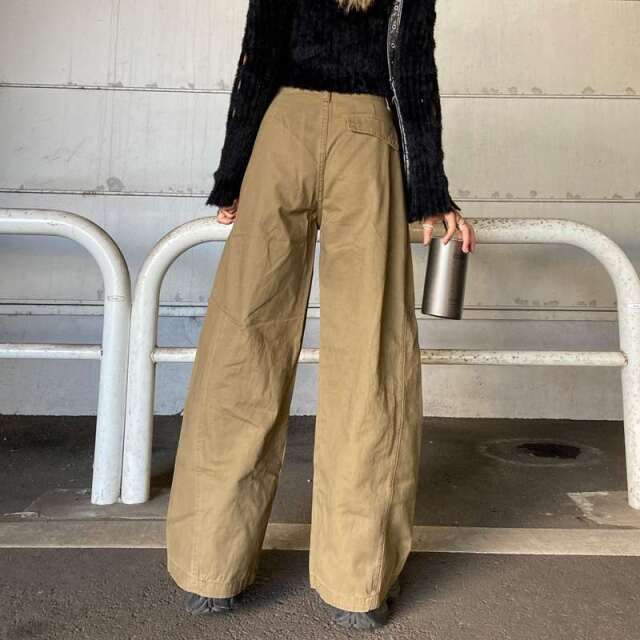 タックワイドパンツ