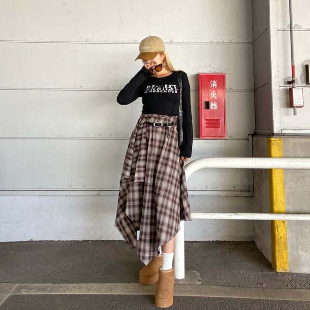 ロゴレースアップTシャツ