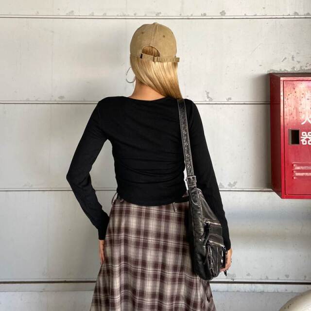 ロゴレースアップTシャツ