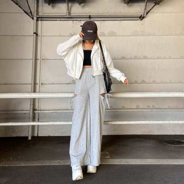 ディーゼル　ベロア　パンツ　ワイドパンツ　サイドスリット　新品　未使用　S and it_ パンツ セルフカットプリーツワイドパンツ レディース
