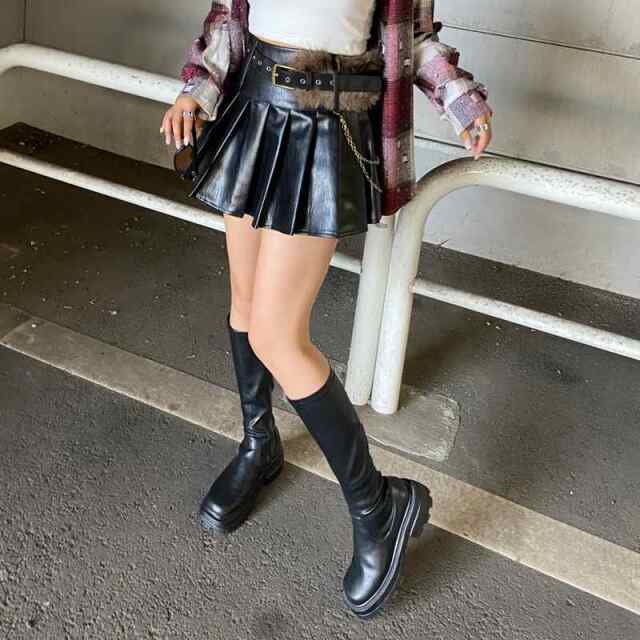 ファーベルト付き合成皮革タックスカート