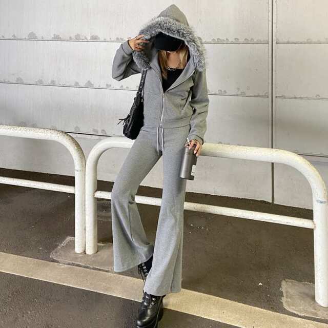 ファーフードZIPパーカー・フレアパンツセットアップ