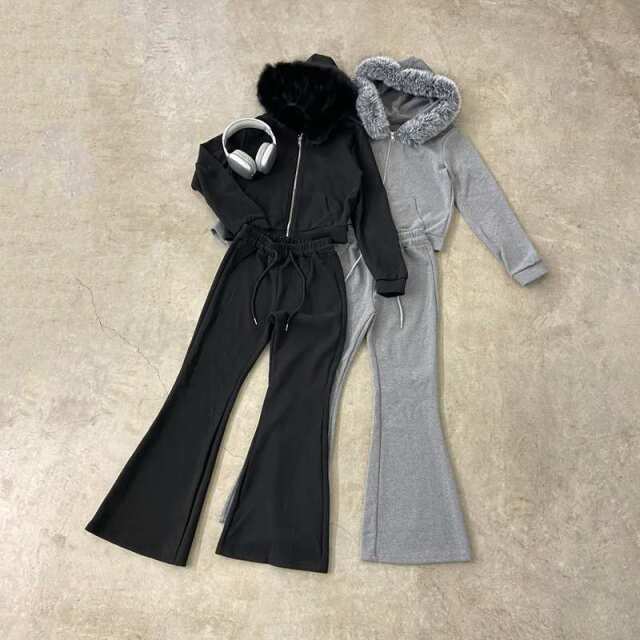 ファーフードZIPパーカー・フレアパンツセットアップ