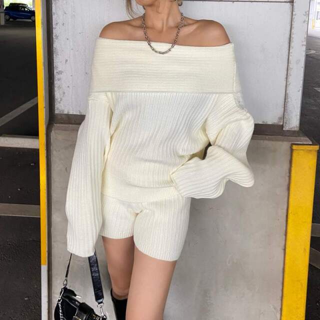 オフショルニットトップス・ショートパンツセットアップ