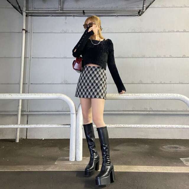 チェックミニスカート