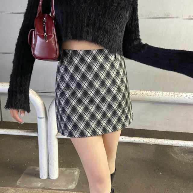 チェックミニスカート