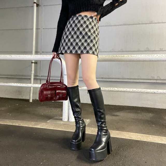 チェックミニスカート