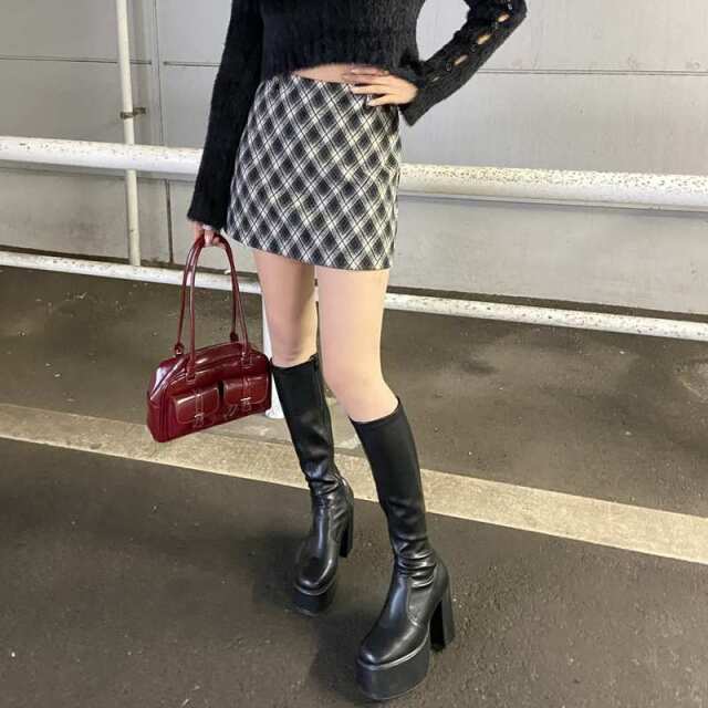 チェックミニスカート