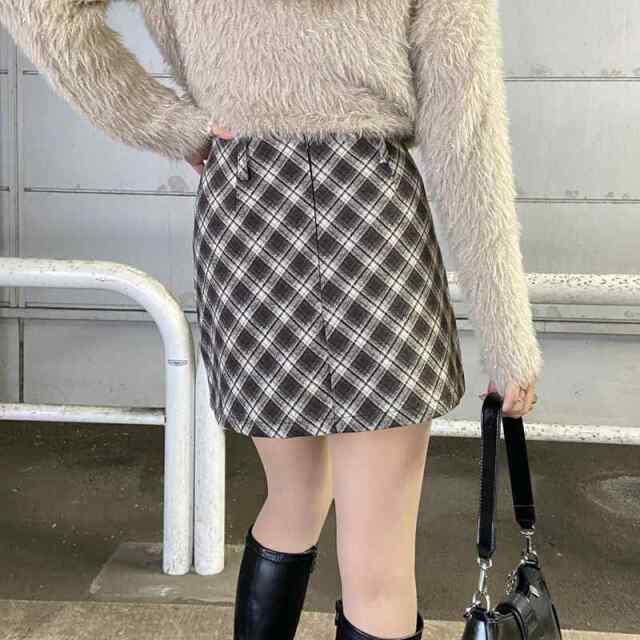 チェックミニスカート