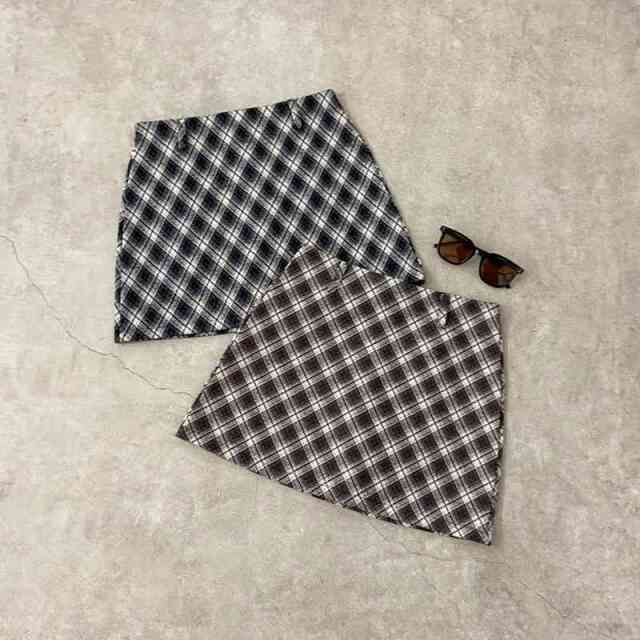 チェックミニスカート