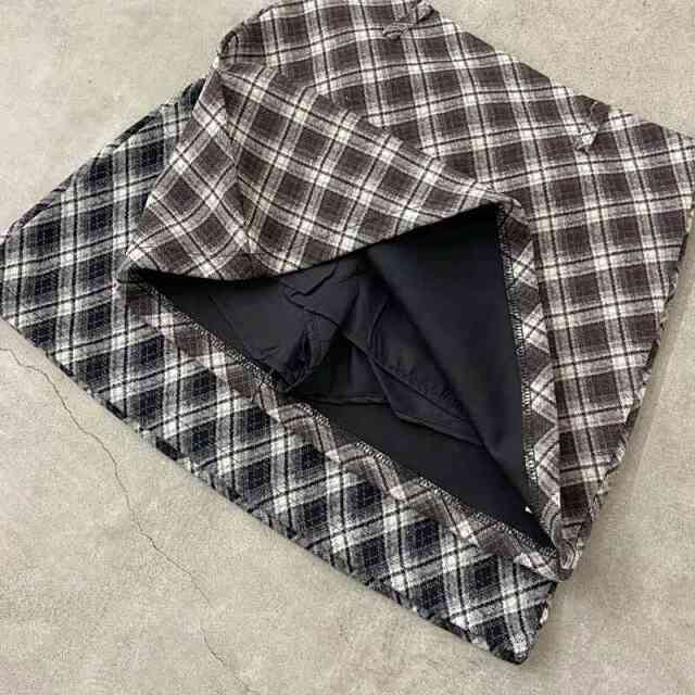 チェックミニスカート