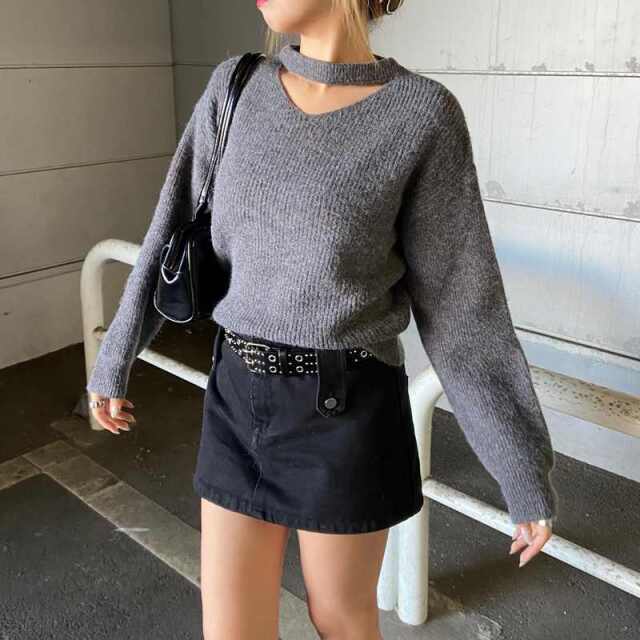 チョーカー風ニットプルオーバー