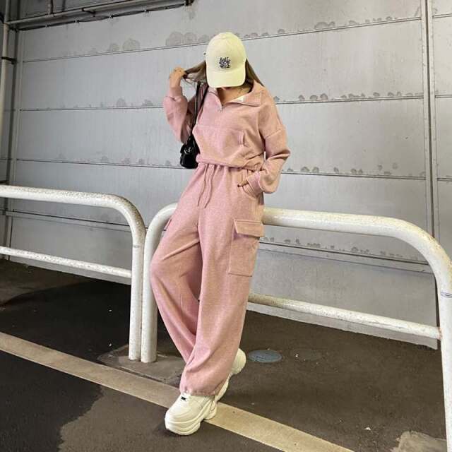 ZIPハイネックトップス・カーゴパンツセットアップ