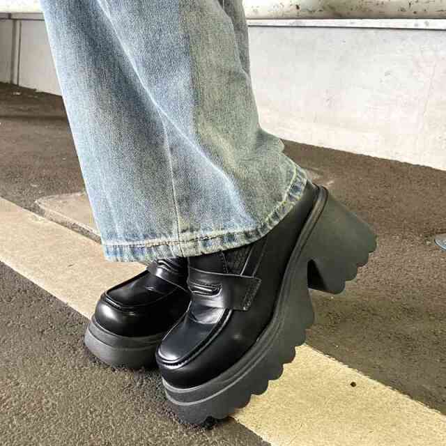 厚底ローファー