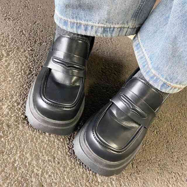 厚底ローファー