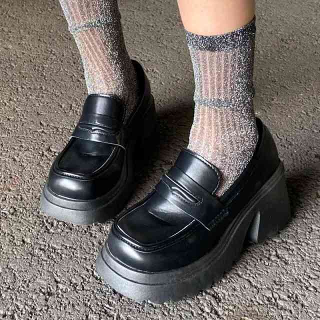 厚底ローファー