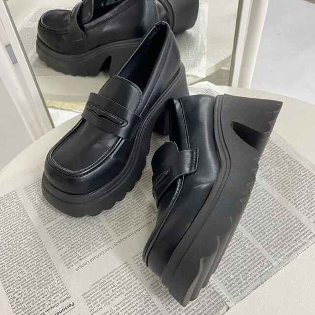 厚底ローファー