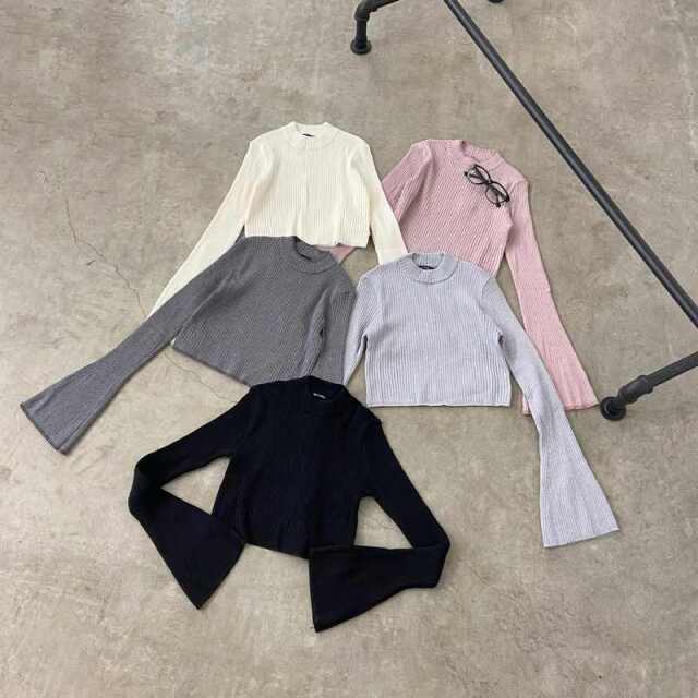 ラメ袖フレアニットトップス