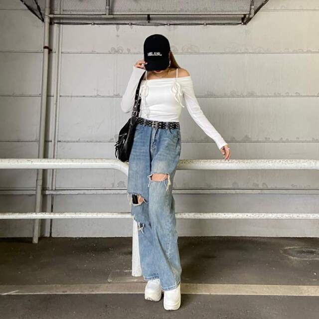 リブオフショルダートップス