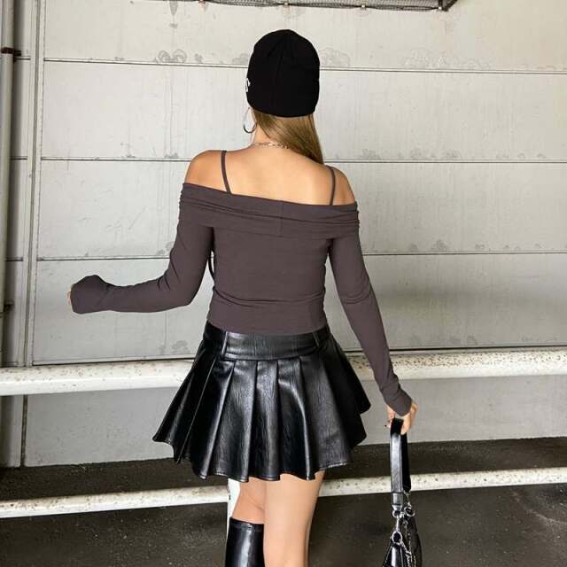 リブオフショルダートップス