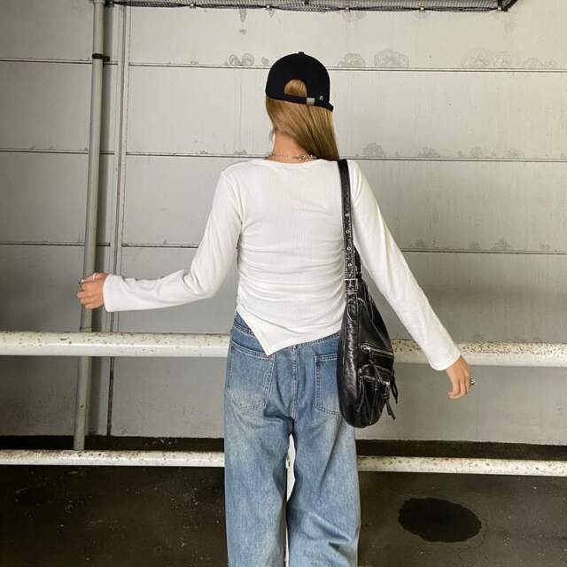 イレギュラーヘムロゴトップス