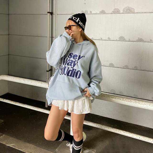 ビッグロゴ刺繍フードチュニック