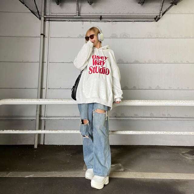 ビッグロゴ刺繍フードチュニック