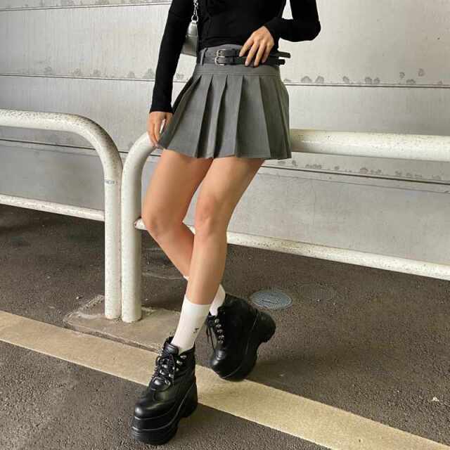 2ベルト付きタックスカート