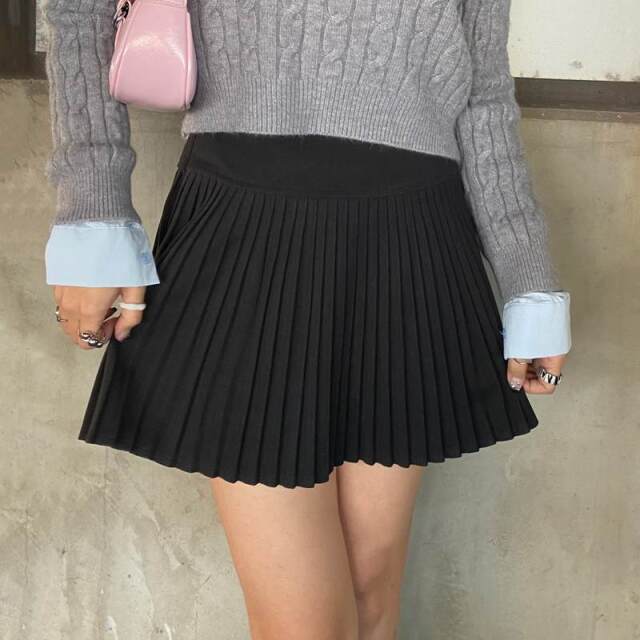 プリーツスカート