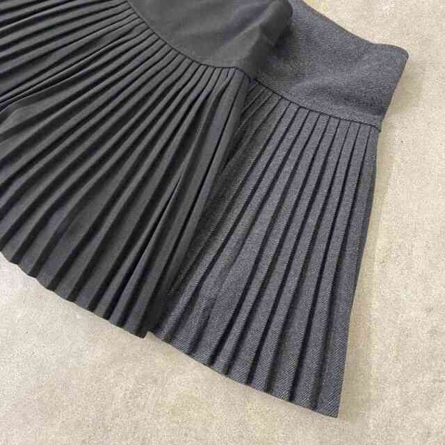 プリーツスカート