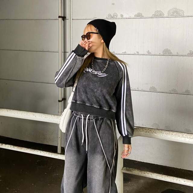 刺繍ロゴラインプルオーバー