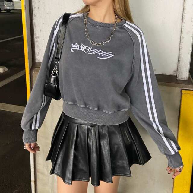 刺繍ロゴラインプルオーバー