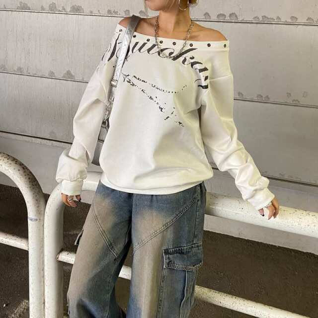 ハトメオフショルプルオーバー