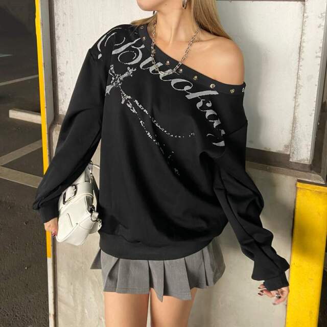 ハトメオフショルプルオーバー