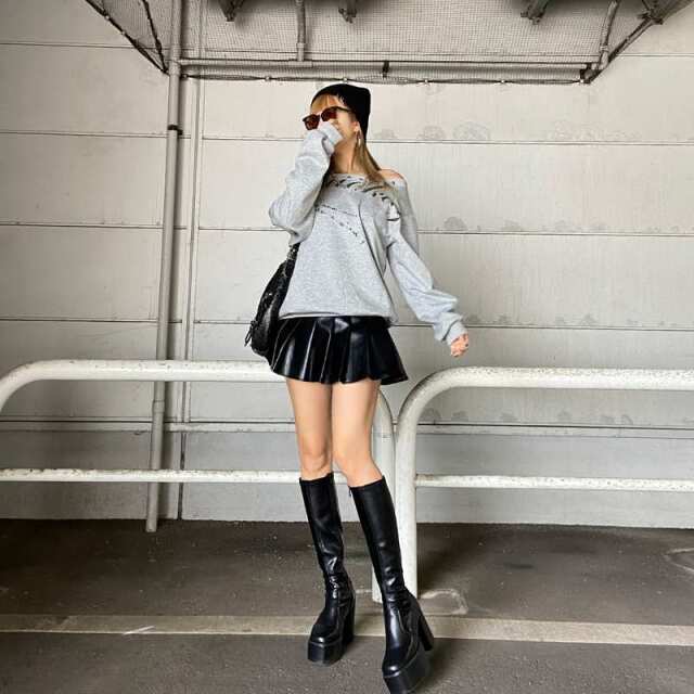 ハトメオフショルプルオーバー