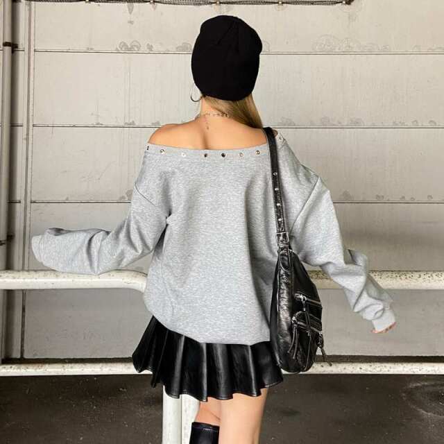 ハトメオフショルプルオーバー