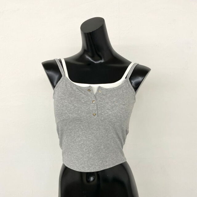 シルバーボタンアンサンブル風キャミソール