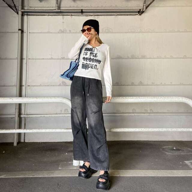 ロゴレースアップTシャツ