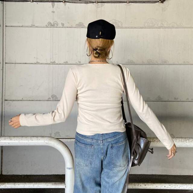 ロゴレースアップTシャツ